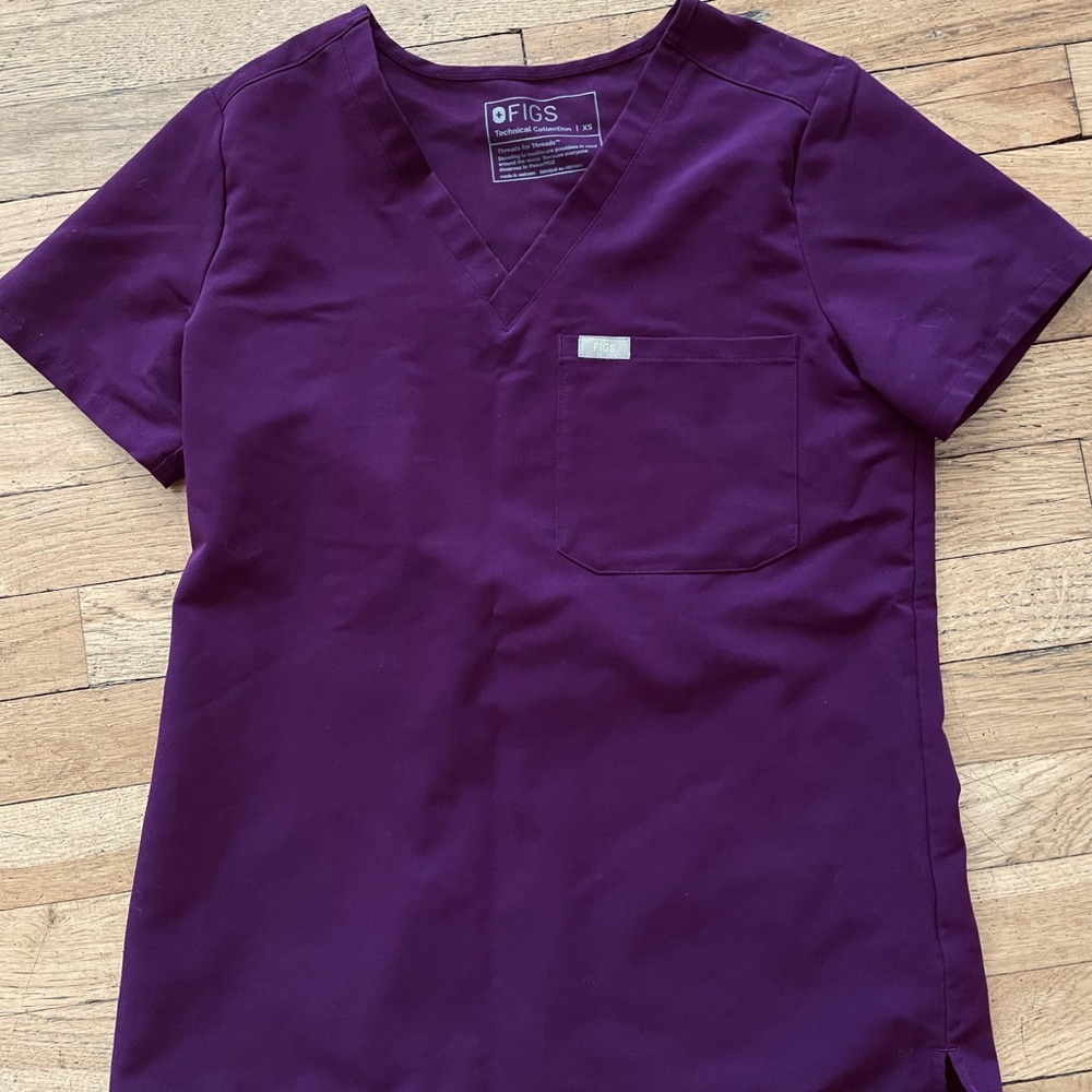 Figs Deep Purple XS Catarina Top EUC